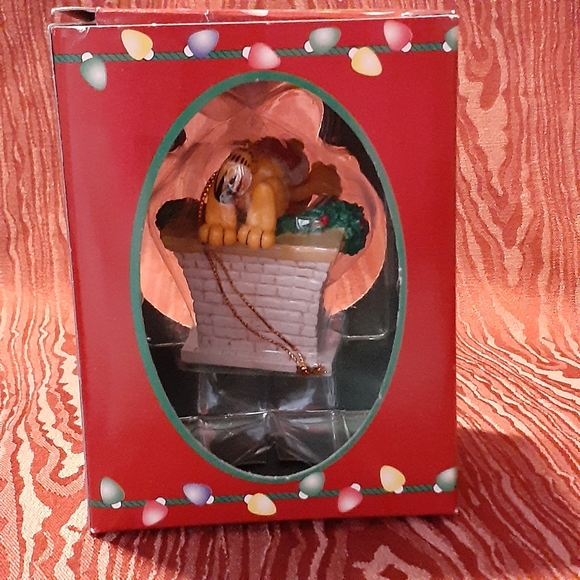 VINTAGE PAWS GARFIELD TRIM A TREE ORNAMENT CHIMNEY/STOCKING GIFTS NEW IN BOX - Picture 2 of 8